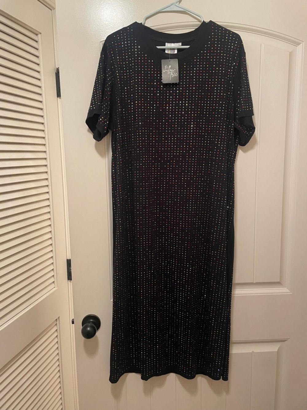 QUEEN OF SPARKLES Black Short-Sleeve Rhinestone Midi Dress